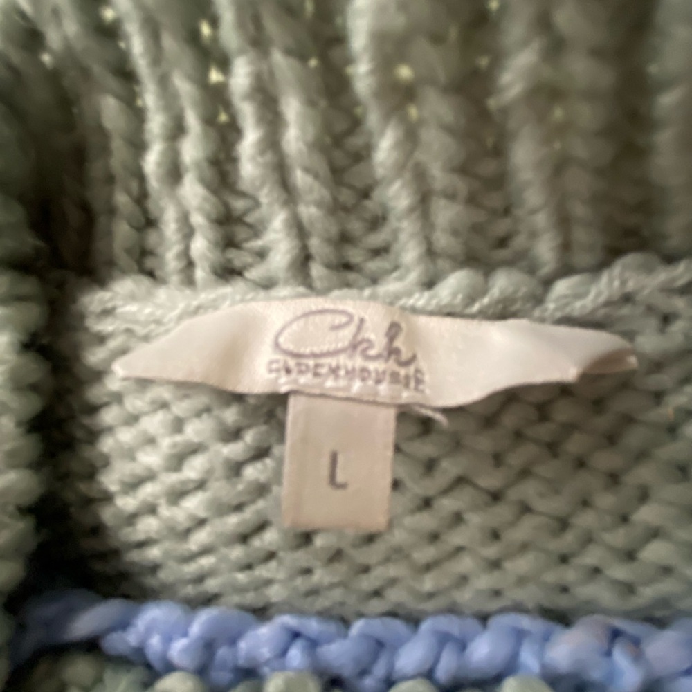 Green and Pink Crew Neck Sweater with Color Block Design - Picture 2 of 5